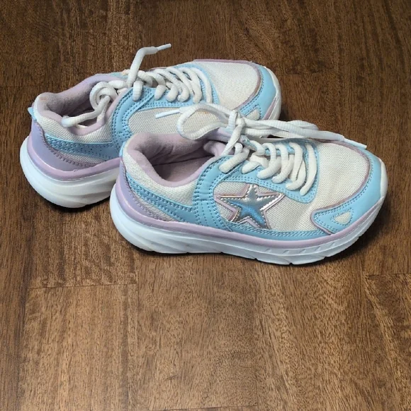 Stylish Blue and White Sneakers - Picture 3 of 3